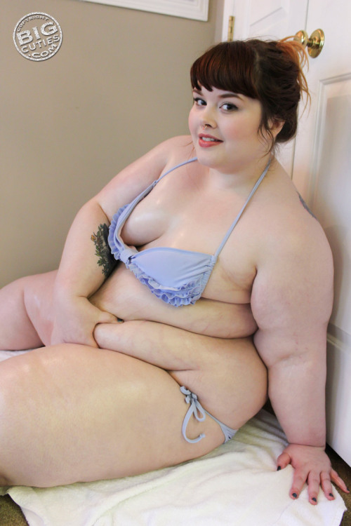 bcbeccabae:  I just realize I never made a top 10 fav photos for last year ; - ; here are some of my favs fromÂ http://www.bigcuties.com/beccabae/Â for 2015! Â may 2016 be even bigger & better! 