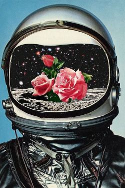 enter-galactic-love:  Astronaut and Roses’ 