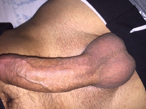 sonorensesysusvergas:  Fernando Acuña Moreno, guapo hetero de Hermosillo, con muy rica verga. Aportes: sonorensesysusvergas@gmail.com 