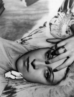 semioticapocalypse: Man Ray. Dora Maar. 1936  [::SemAp Twitter