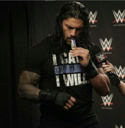 theempireofromanreigns:  Aww😍😍