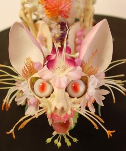 gothiccharmschool:  mmymoon:   shadow27:  ex0skeletal:  Flower-Encrusted