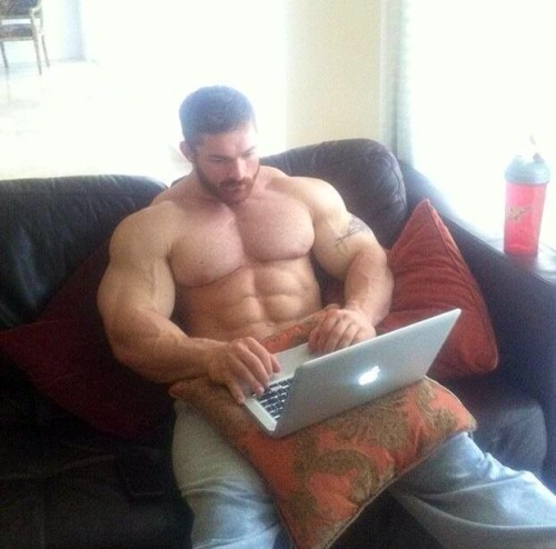 musclemonsterz:  drwannabe:  my boy Flex Lewis  Perfection