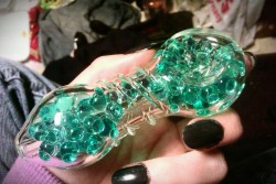 hippierev0luti0n:  fivefootfuck: This pipe has gel beads on the