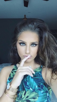 lesbianfairy:  ♡ girls / lesbian blog ♡