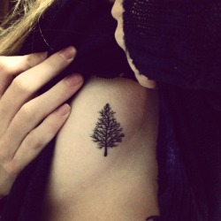 fuckyeahtattoos:  This little pine tree is my first and (so far)