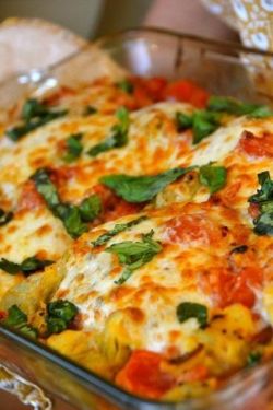 thefoodshow:  Italian Chicken; Fresh, ripe Roma tomatoes, artichokes,
