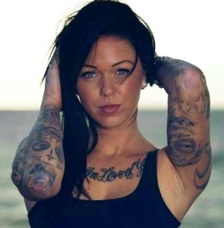 tattoogirls66:  love this tattooed beautys - http://tattoogirls66.tumblr.com