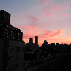 lov-eswift:  Sunset in New York City | 7/20/16 