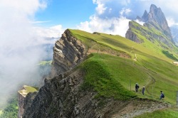 mymodernmet:  High in the Italian alps, within the famous mountain