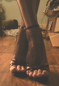 cdnaturally:  FINALLY, CUTE SHOES!(♥Danny)