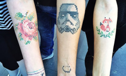 boredpanda:    Cross-Stitch Tattoos By Turkish Artist Eva Krbdk