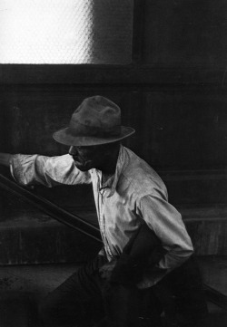  Subway (NYC, 1952.) © Roy DeCarava 