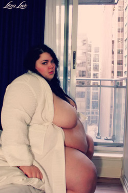 extracheesegirls:  Fat Just Dripping Everywhere Like Extra Cheese!