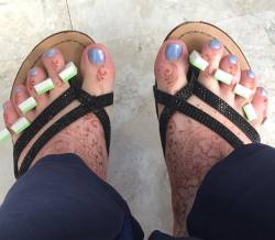 sugar-toes:  👣Post pedi… Can still watch it on my periscope!