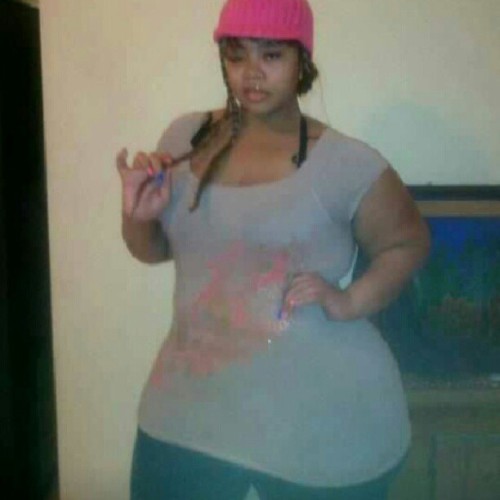 ghettogoodness:  I love this womanâ€™s thickness!!!!!!!  That’s ALOT 4 My Face 2 Explore!!