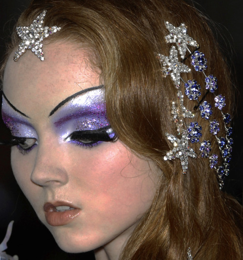 driflloon:  lily @  dior fw07  