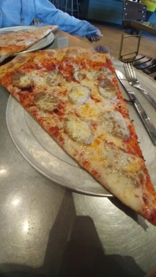 kappass:L A R G E the pizza equivalent of the “Just one glass