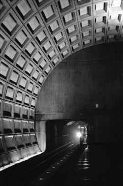 3leapfrogs:  jeophotos:  Rosslyn on Flickr. Rosslyn Metro Station