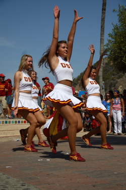 uscsongpantyhose:  Cheerleaders in pantyhose