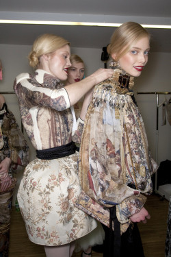 mulberry-cookies:  Backstage @ D&G Fall 2009 