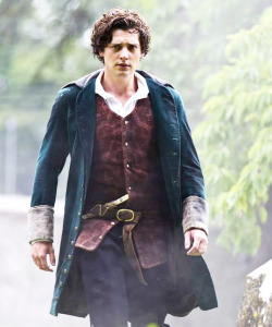 sherloaf-and-wheatson221b:   Aneurin Barnard in Moonfleet 2013