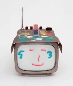 nyctaeus:  Nam June Paik, Transistor Television, permanent oil