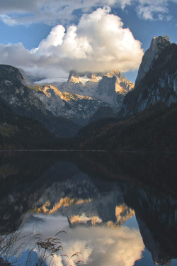 visualempire:  Reflected   | Yunping Ren | VE