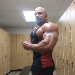 brentrollinsdailypicture:  https://www.instagram.com/justin.metrando/