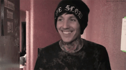 sleepwithkatie:  I’ve seen this kind of smile only once. 