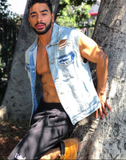 Laith Ashleyhttps://www.instagram.com/laith_ashley/