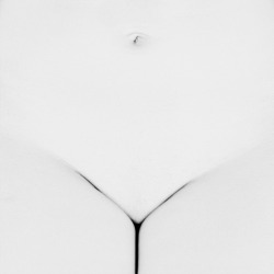 miss-catastrofes-naturales:  Eric Marrian   Carré Blanc Series