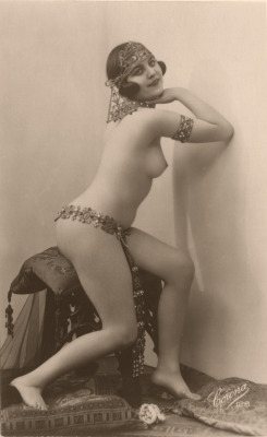 vintagemarlene:  vintage nude postcards ‘queen of the nile’,