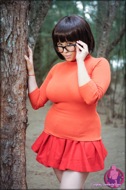 kazibar4cosplay:  Velma Dinkley - Scooby Doo Cosplay. 