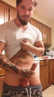 weedbeercock:  jayarich87:  Come service daddy’s cock  #longuncut