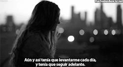la-depresion-me-espera:  Estoy cansada de mi sonrisa falsa. 