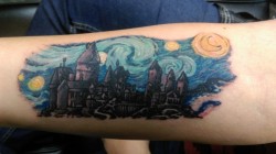 ileftmyheartinwesteros: So I got Hogwarts with Starry Night behind