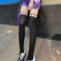 st-fashionn:  ★ heart dotted tights ★ Ů.00 