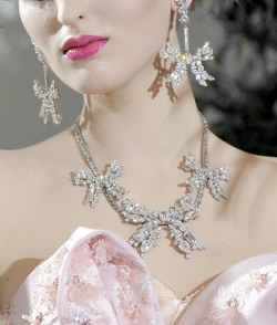 130186:  Christian Dior Haute Couture Fall 2009 