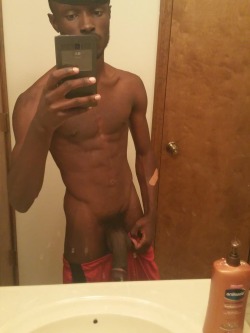 myxxxohxxxmyxxx2:  Oh my  Please follow!: http://nudeselfshots-blackmen.tumblr.com