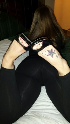 jersey1979:  #footfetish #sexy #soles #arches #sexyshoes #selfie