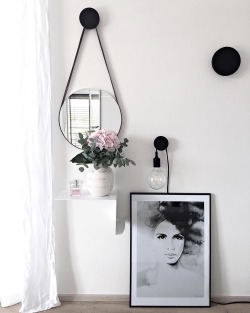 londonpearl:  https://www.instagram.com/kajastef/ 