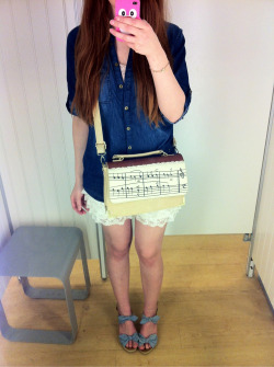 emmylemon:  Yesterdayâ€™s outfit! I dress cute when itâ€™s warm outside~  Shirt: Forever 21 Shorts and shoes: Harajuku Purse: Wonder Rocket