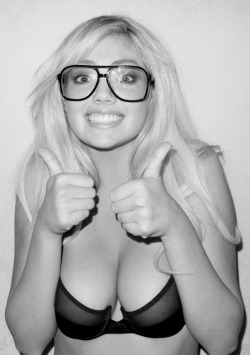 hot-babes-with-glasses:  Babe with Glasses   #girl #geek #nerd