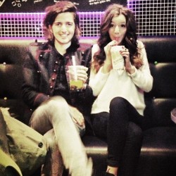 Awe lol El is so cute and flawless! I just love her ☺