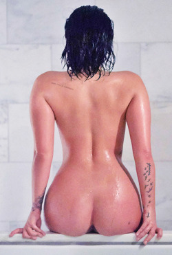celebritysextapesarchive:  Demi Lovato Nude and Asshole Pics