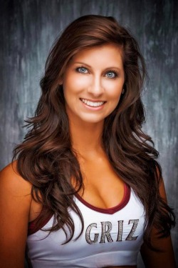 fishbyflymt:  cheerheaven:  University of Montana dancer Alley