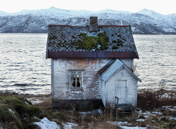 abandonedography: Old house in Senja, Northern Norway. - Thorbjørn