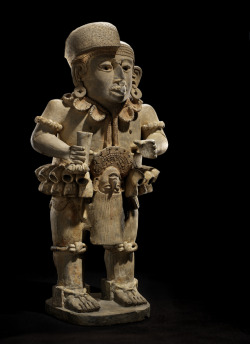 messoamerica:Zapotec funerary urn AD 500 - 800, Mitla, Mexico