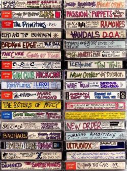 wolnekartki:  Homemade cassettes, a lost art. 